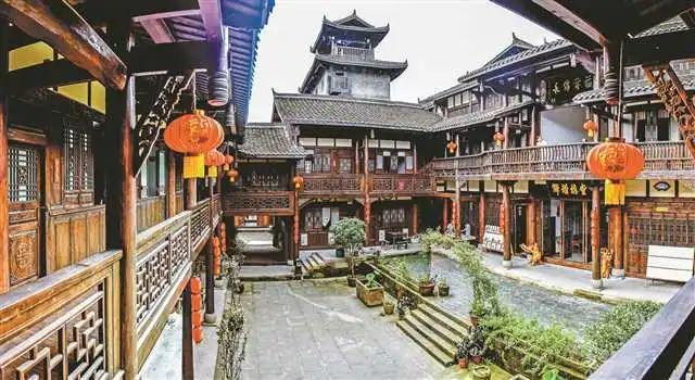 锣鼓办“村晚”,打破传统模式,短视频推广“威风锣鼓”